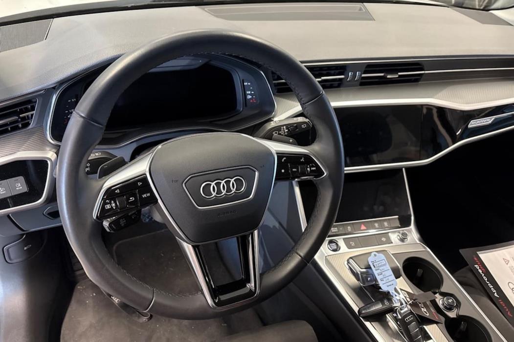 AUDI A6 2024