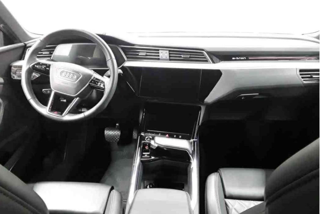 AUDI e-tron 2022