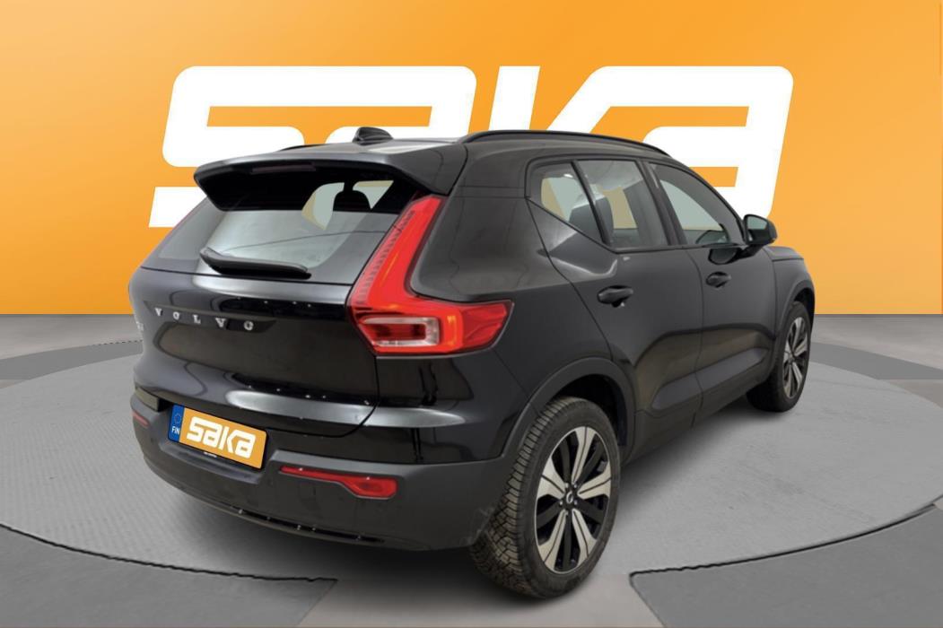 VOLVO EX40 2025