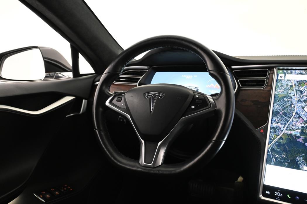 TESLA Model S 2018