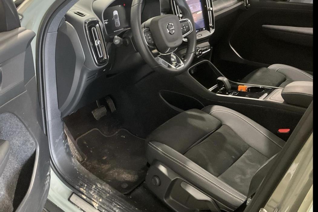 VOLVO C40 2023