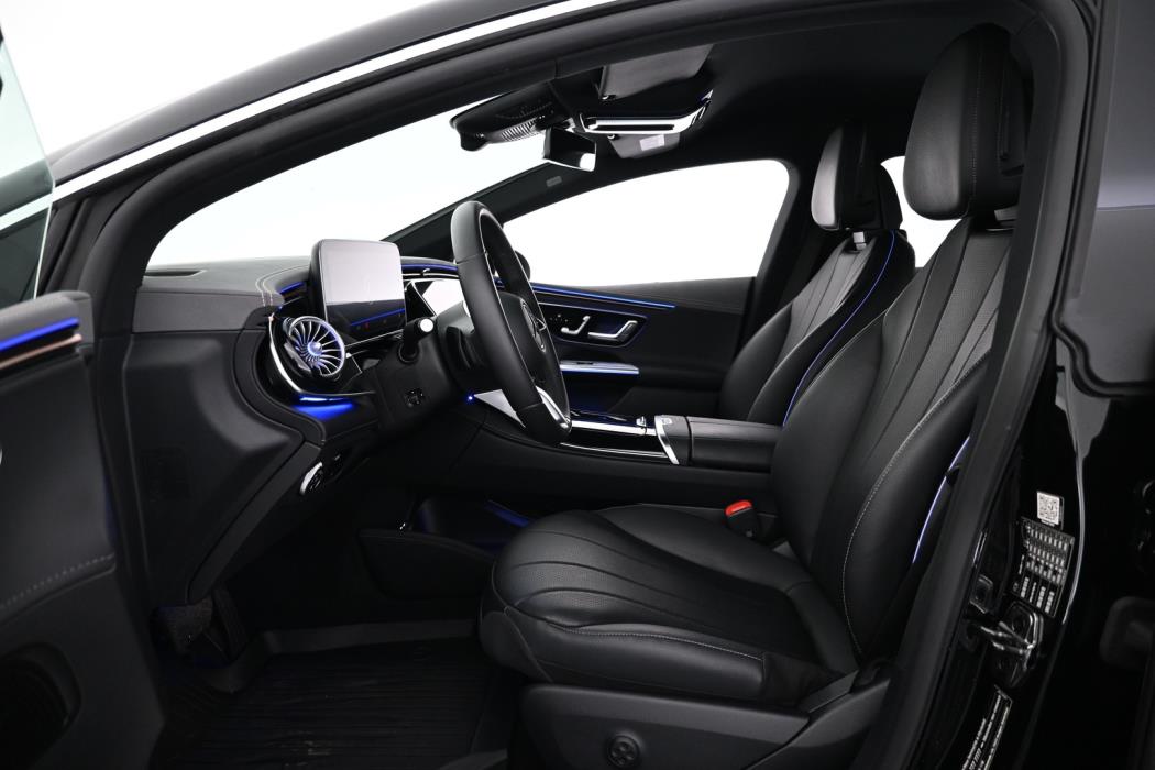 MERCEDES-BENZ EQE 2023