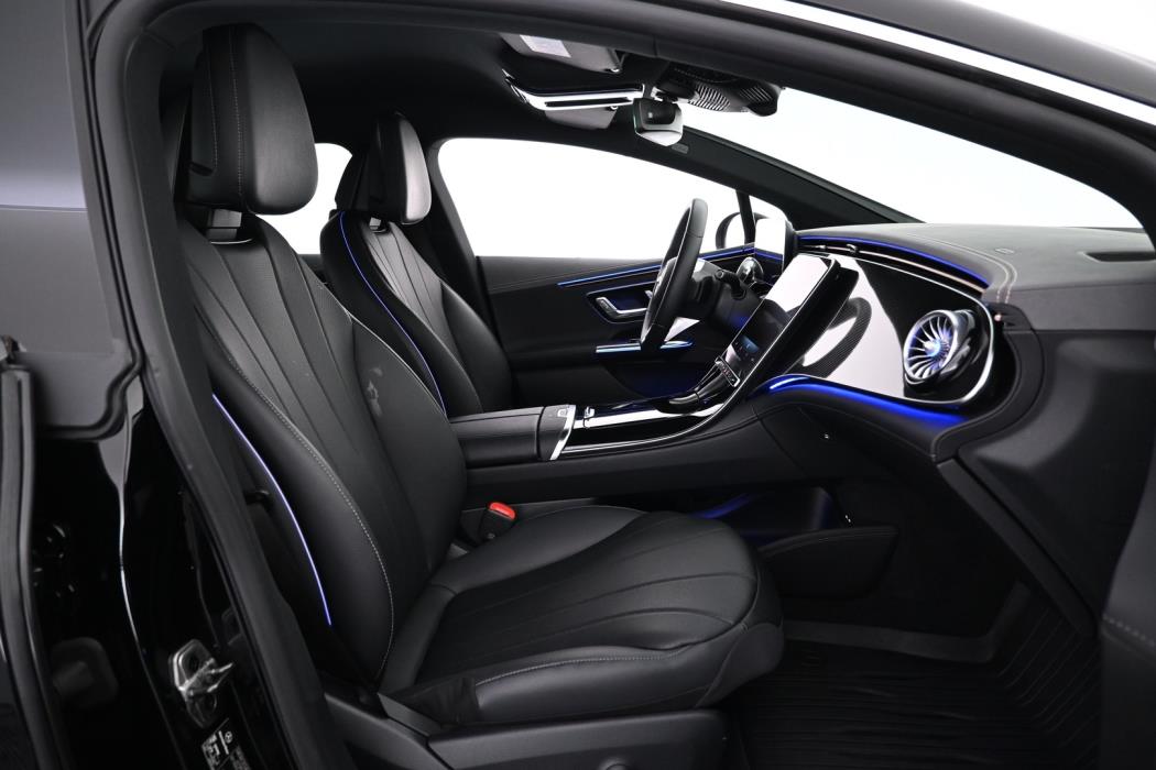 MERCEDES-BENZ EQE 2023