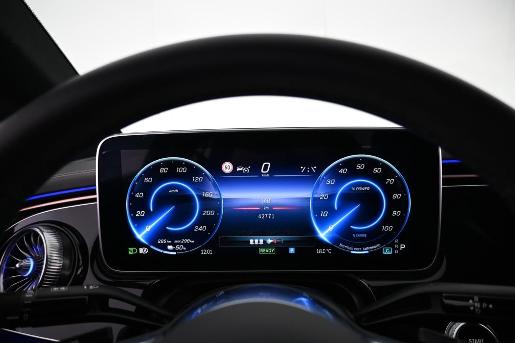 MERCEDES-BENZ EQE 2023