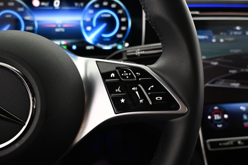 MERCEDES-BENZ EQE 2023