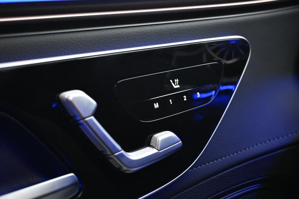 MERCEDES-BENZ EQE 2023