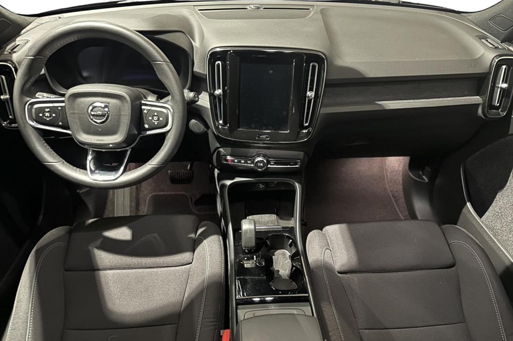 VOLVO XC40 2023