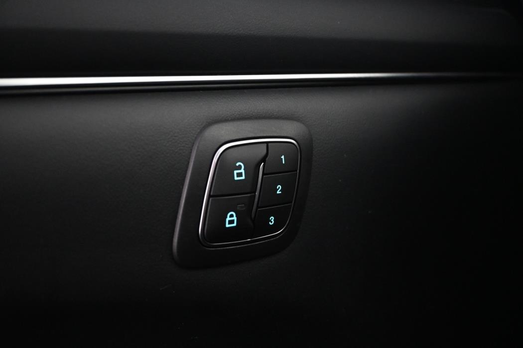 FORD Mustang Mach-E 2021