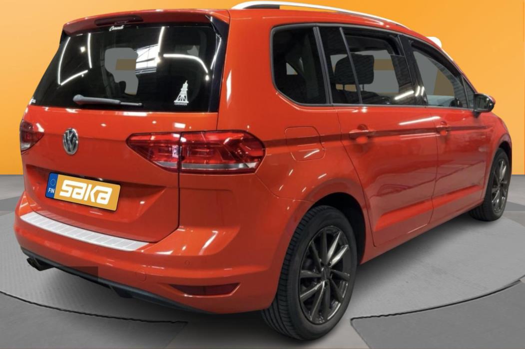 VOLKSWAGEN Touran 2018