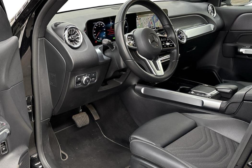 MERCEDES-BENZ EQB 2023
