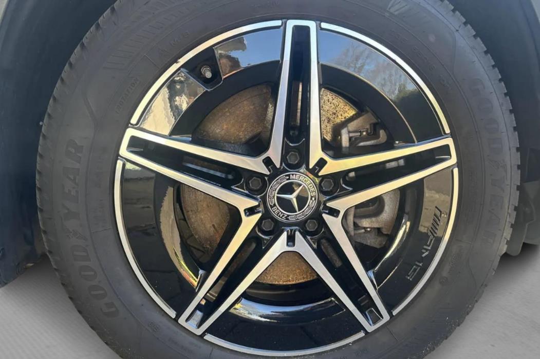 MERCEDES-BENZ EQB 2023