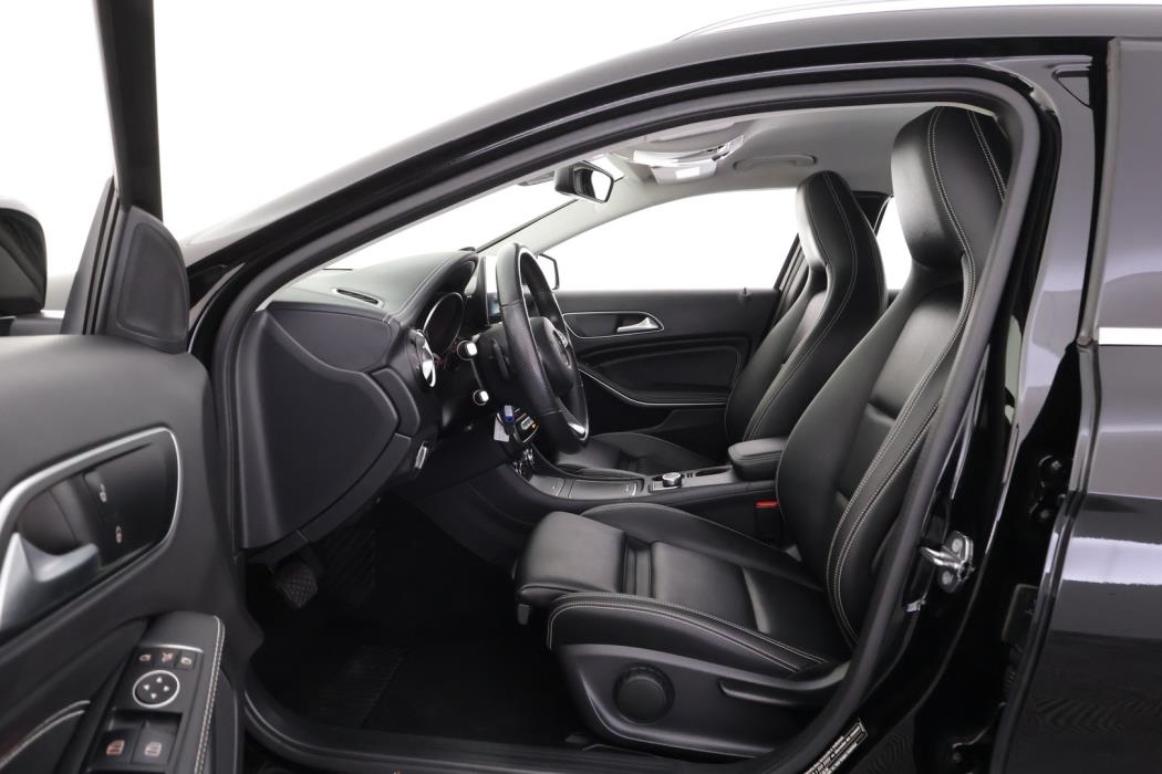 MERCEDES-BENZ GLA 2019