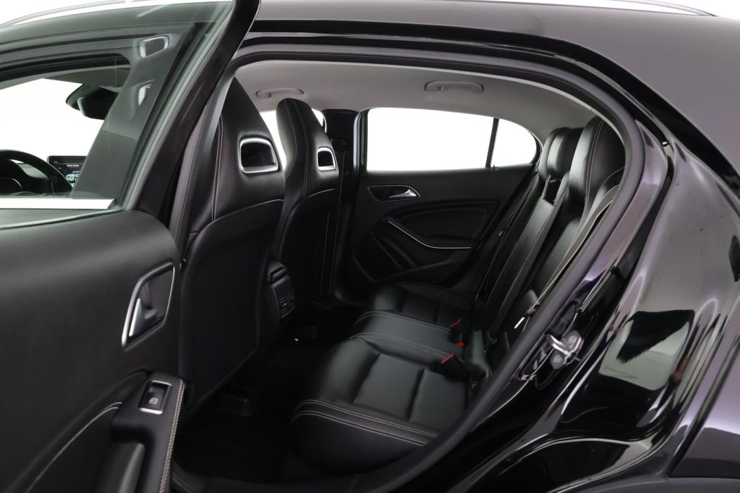 MERCEDES-BENZ GLA 2019