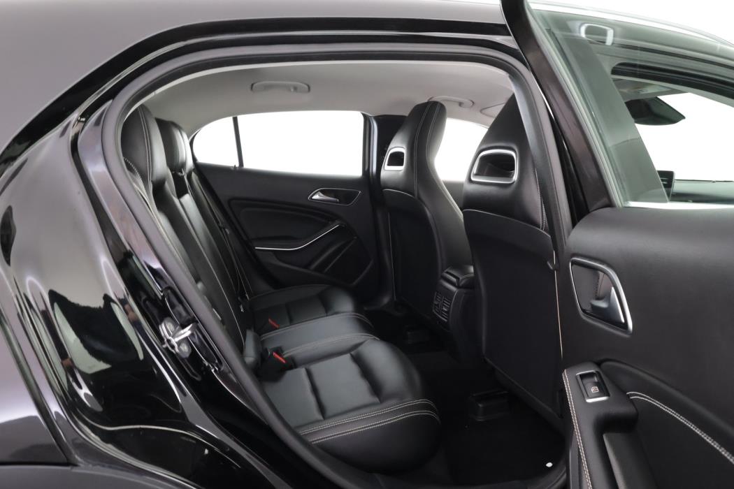 MERCEDES-BENZ GLA 2019