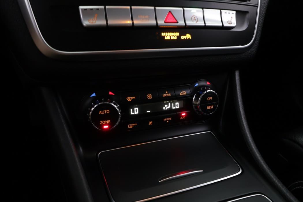 MERCEDES-BENZ GLA 2019