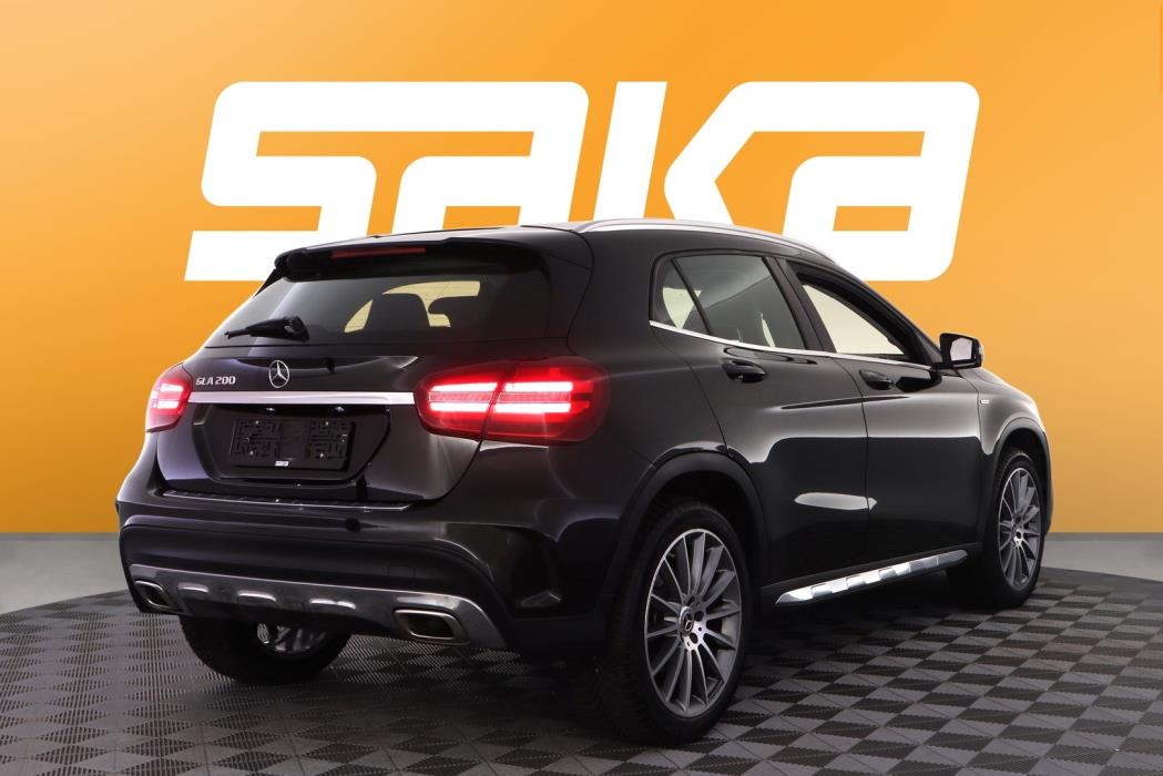 MERCEDES-BENZ GLA 2019