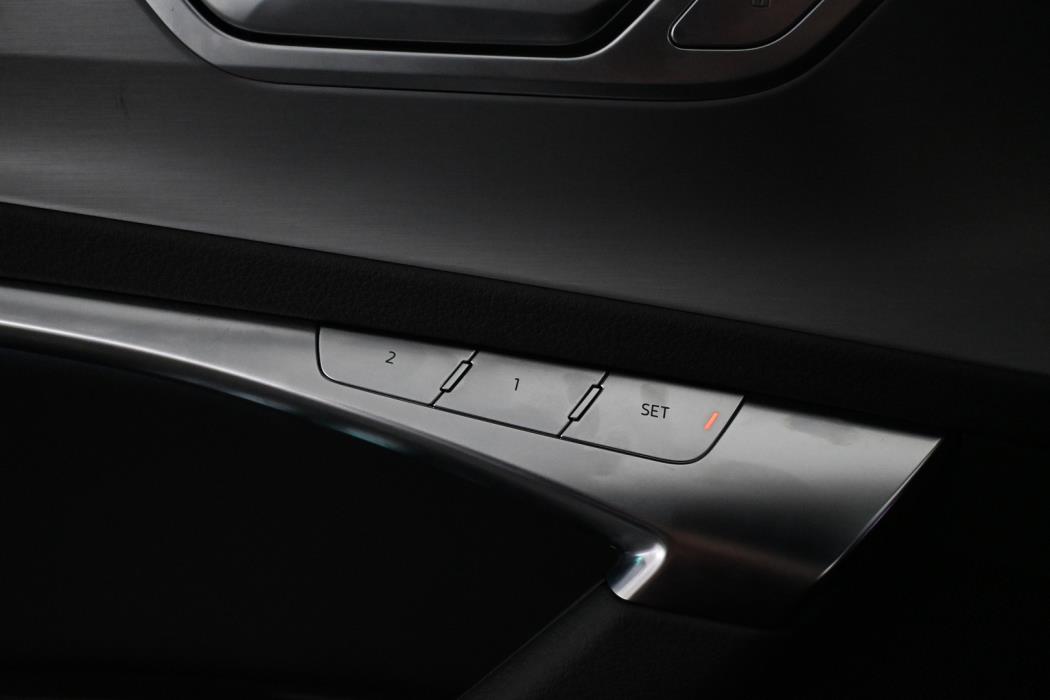 AUDI A6 2021