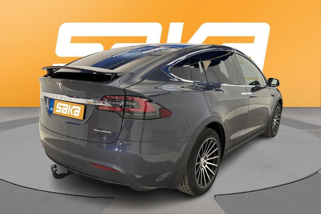 TESLA Model X 2020