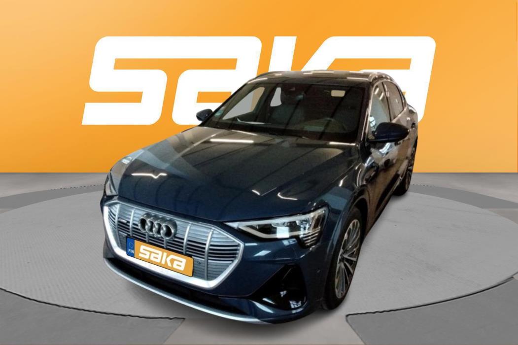 AUDI e-tron 2022