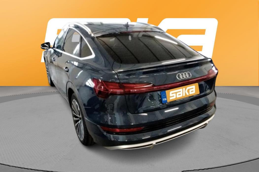 AUDI e-tron 2022