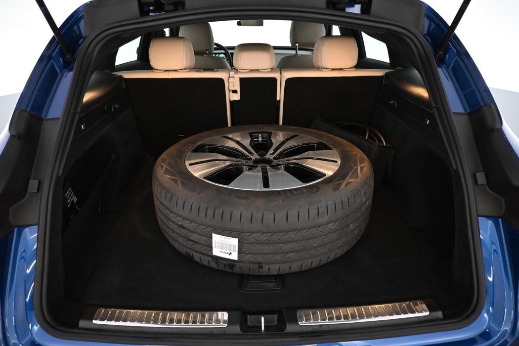 MERCEDES-BENZ EQC 2023