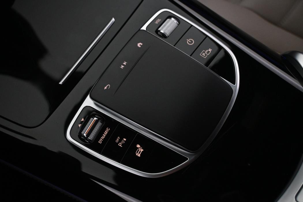 MERCEDES-BENZ EQC 2023