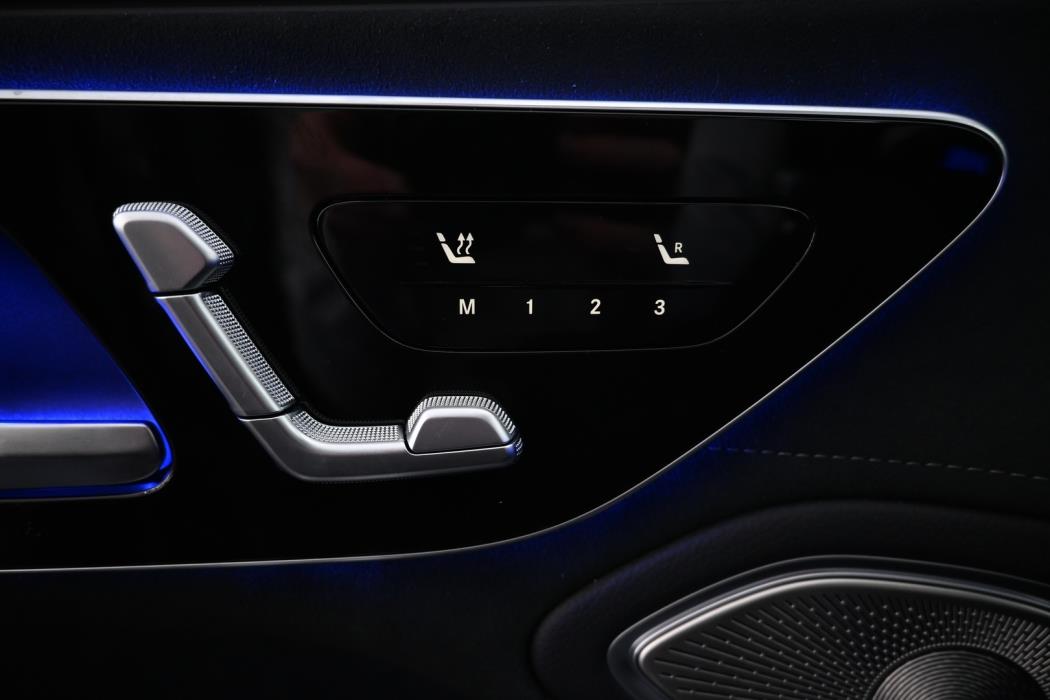 MERCEDES-BENZ EQS 2025