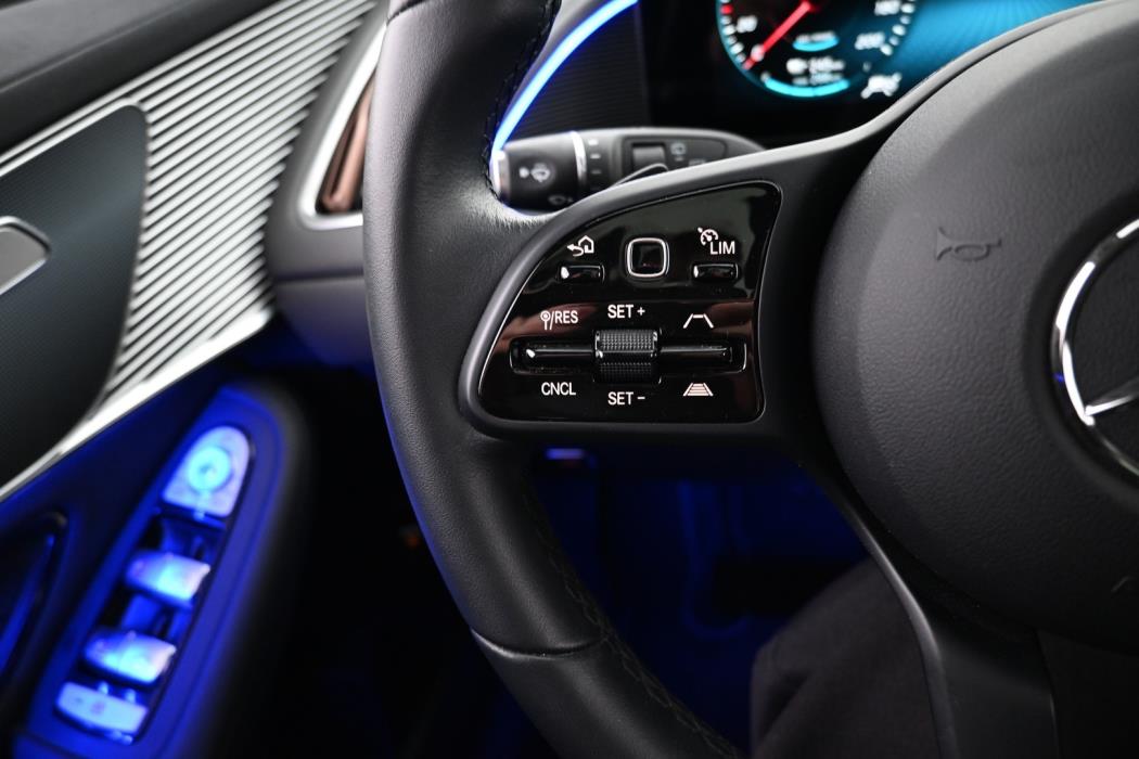 MERCEDES-BENZ EQC 2023