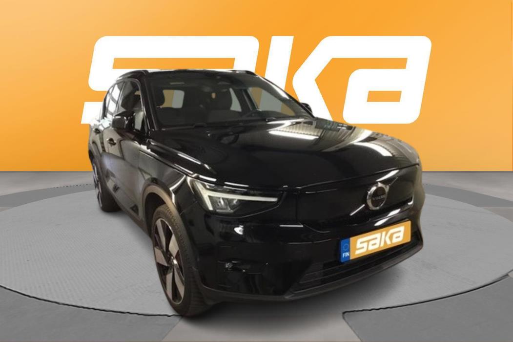 VOLVO XC40 2023