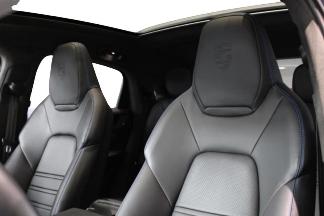 PORSCHE Cayenne 2024