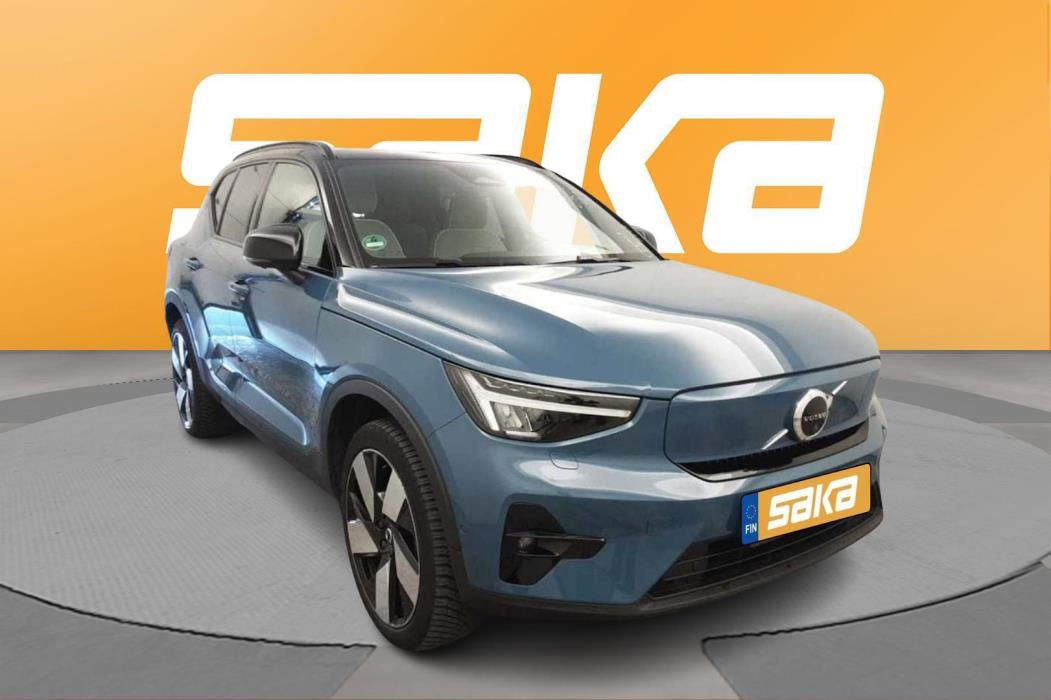 VOLVO XC40 2023