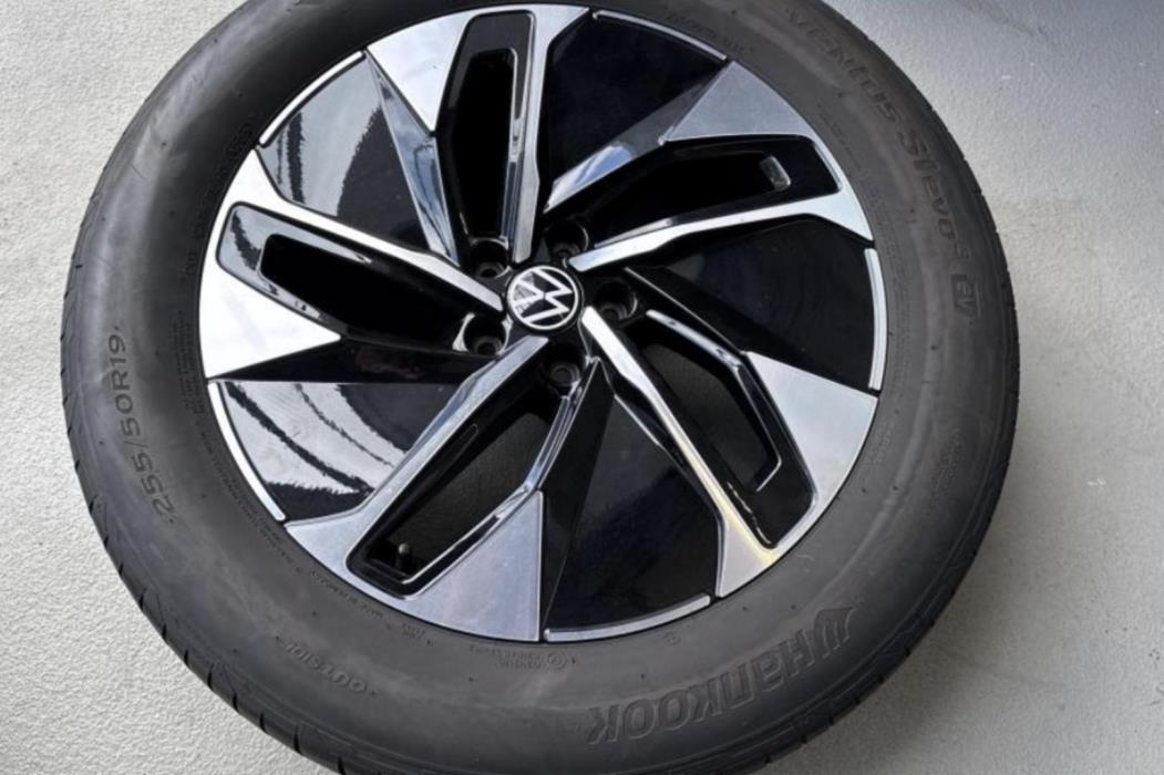 VOLKSWAGEN ID.4 2023