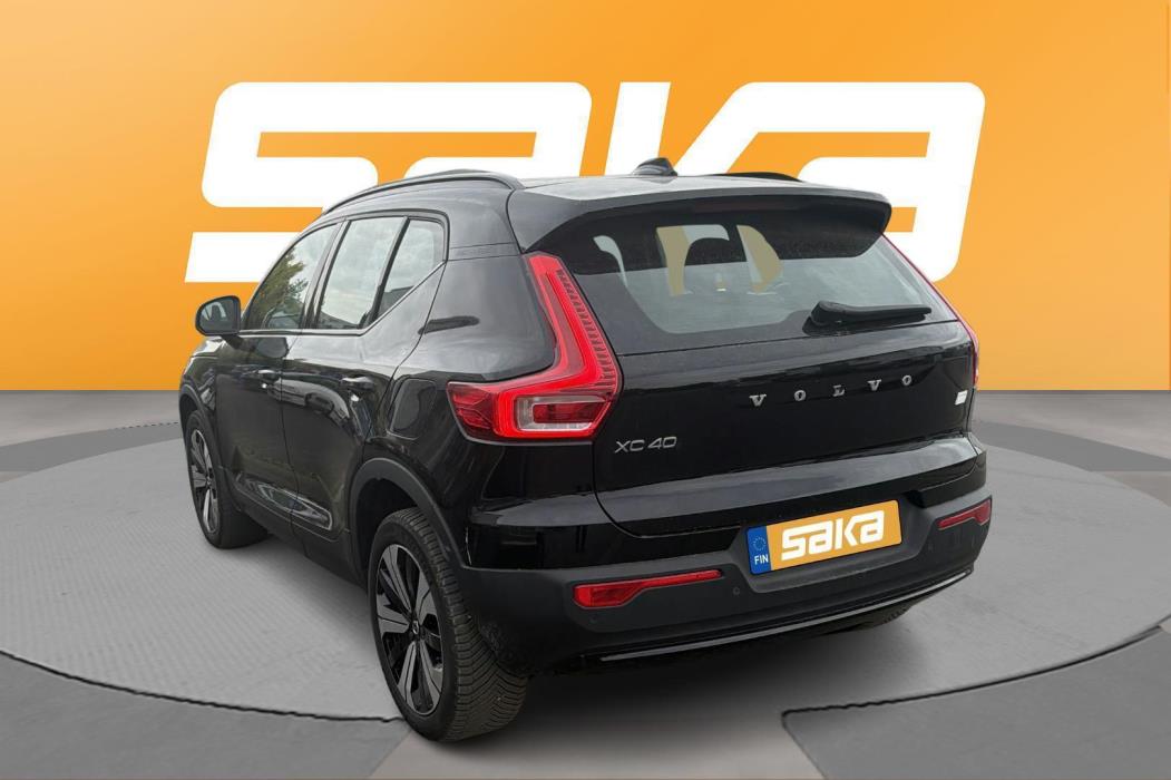 VOLVO XC40 2023