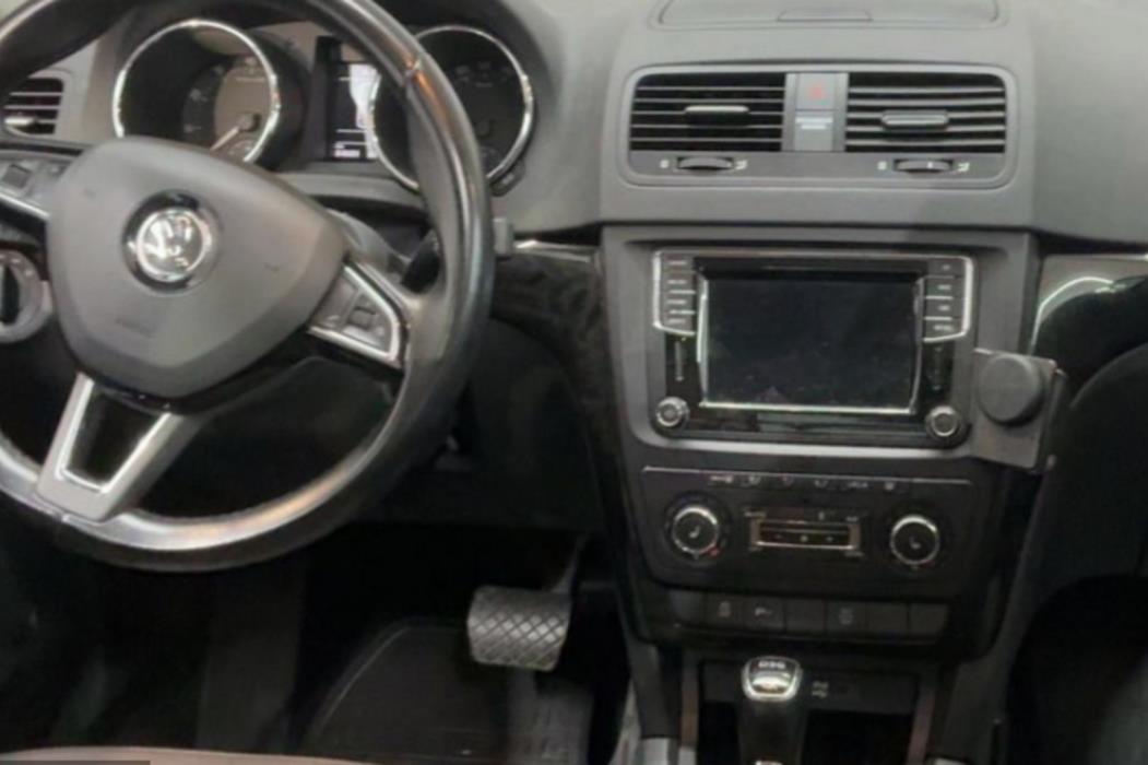SKODA Yeti 2015
