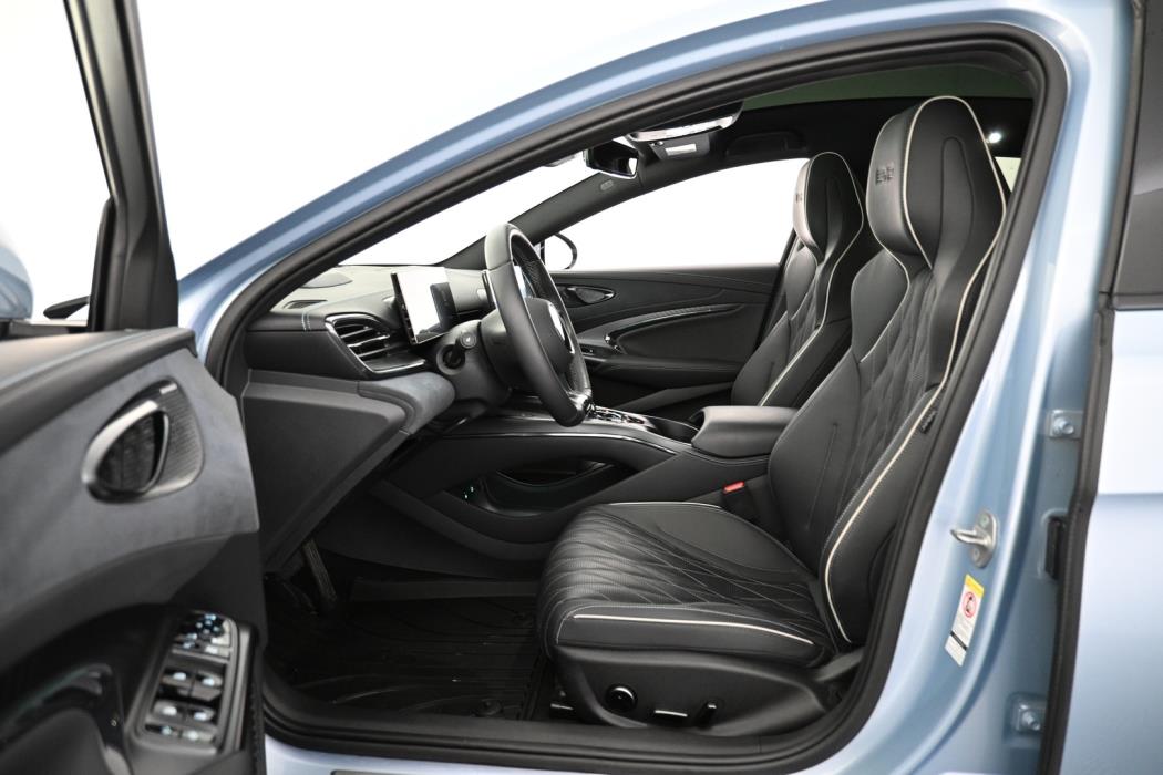 BYD SEAL 2025