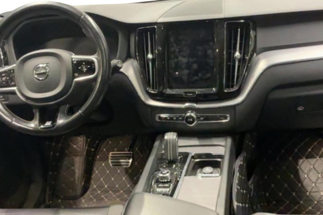 VOLVO XC60 2020