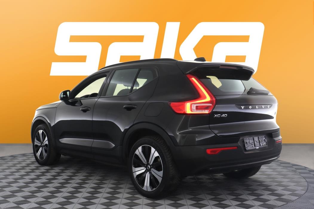 VOLVO XC40 2023