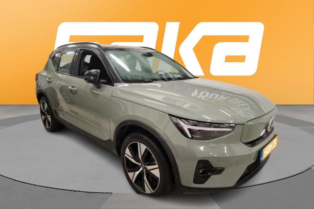 VOLVO XC40 2023