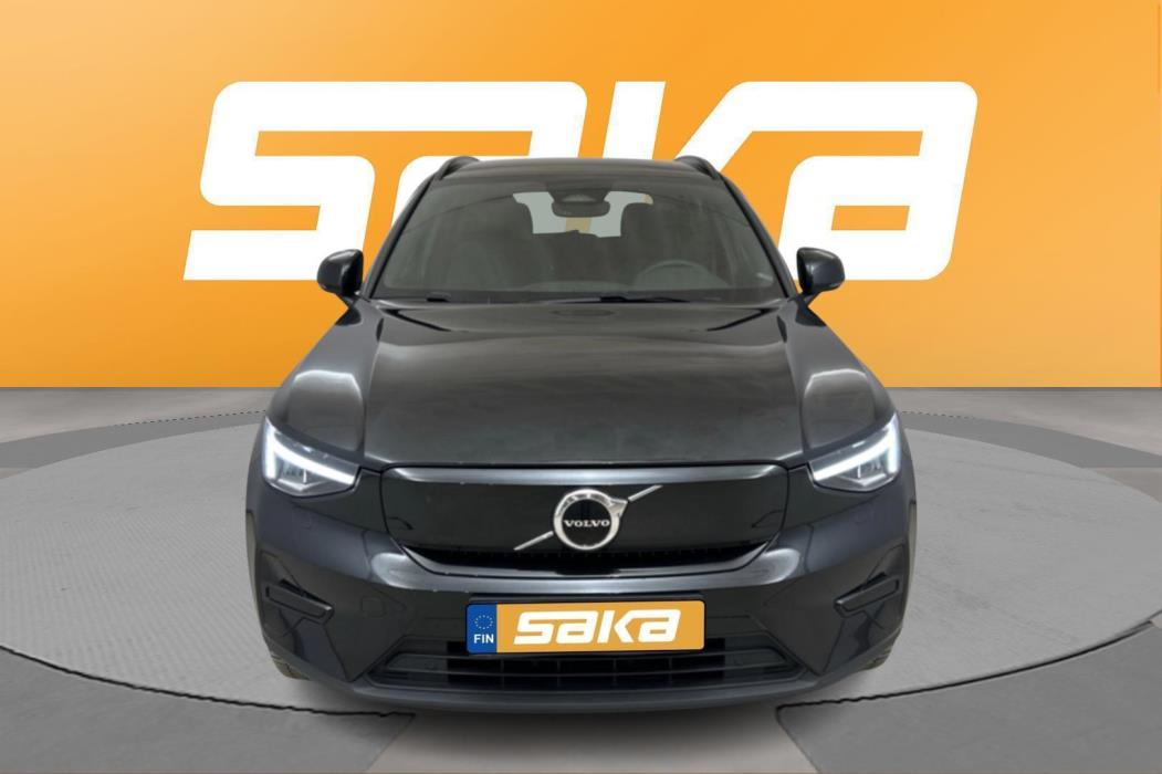 VOLVO XC40 2023