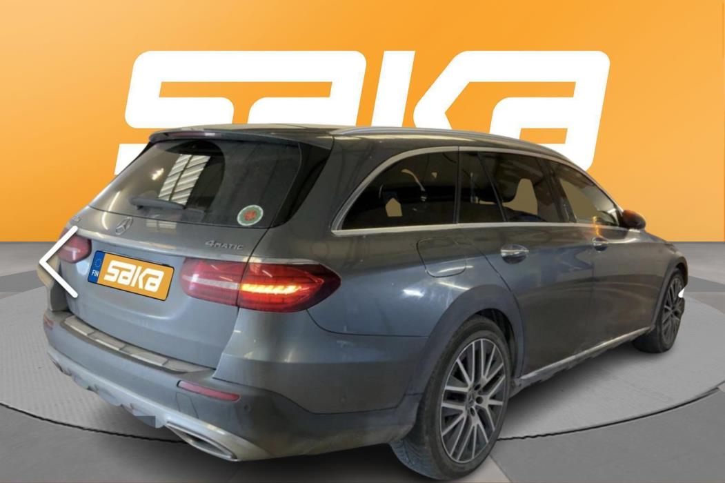 MERCEDES-BENZ E 2021