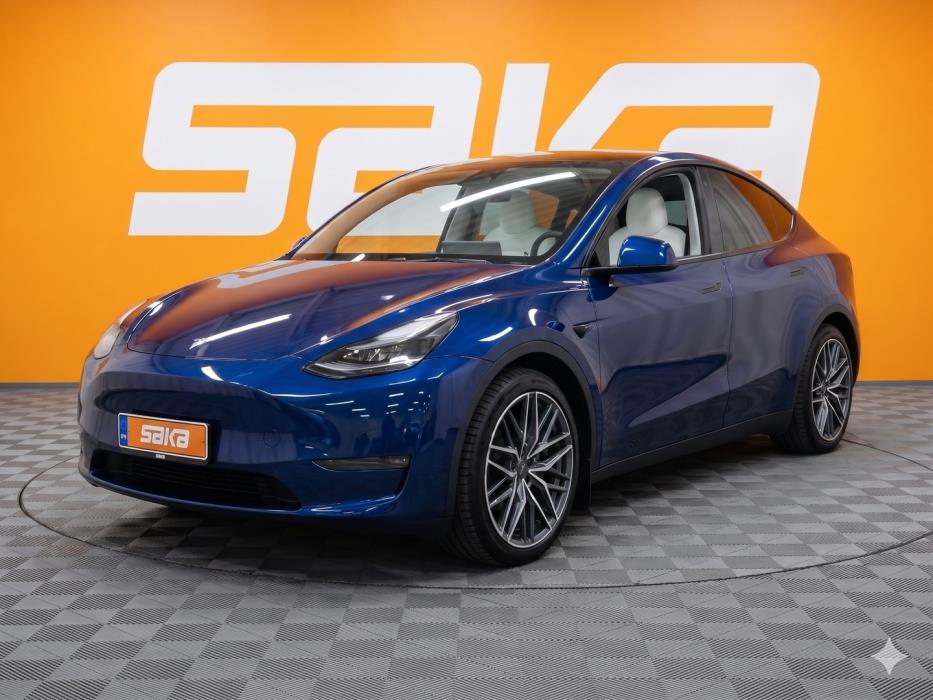 TESLA Model Y 2024