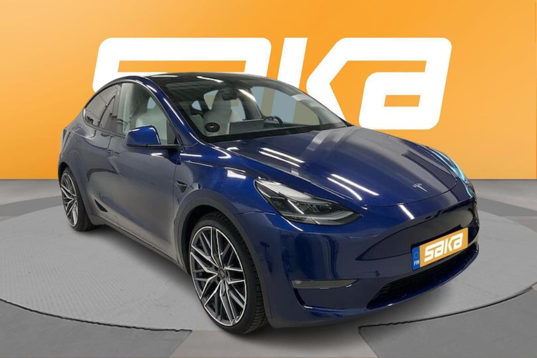 TESLA Model Y 2024