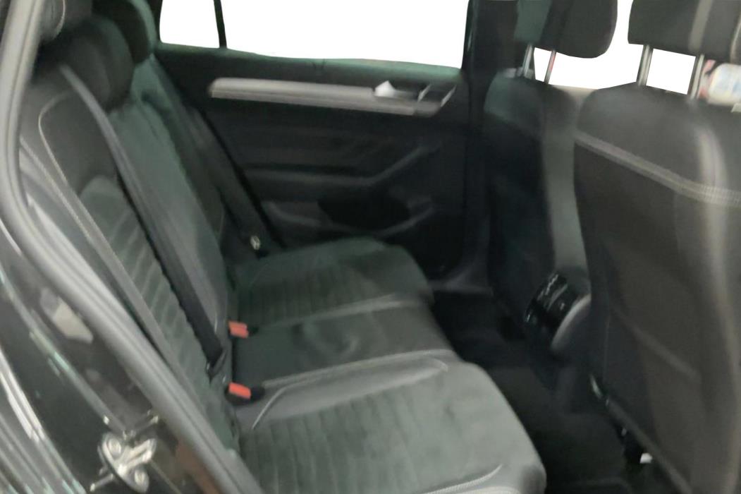 VOLKSWAGEN Passat 2021