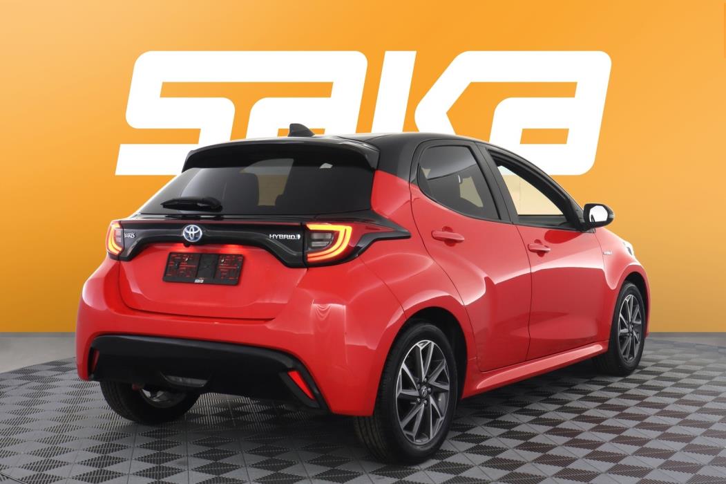 TOYOTA Yaris 2021