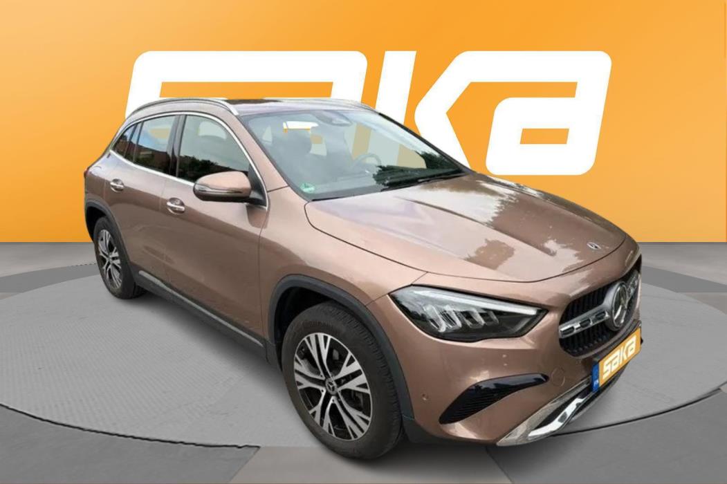 MERCEDES-BENZ GLA 2024