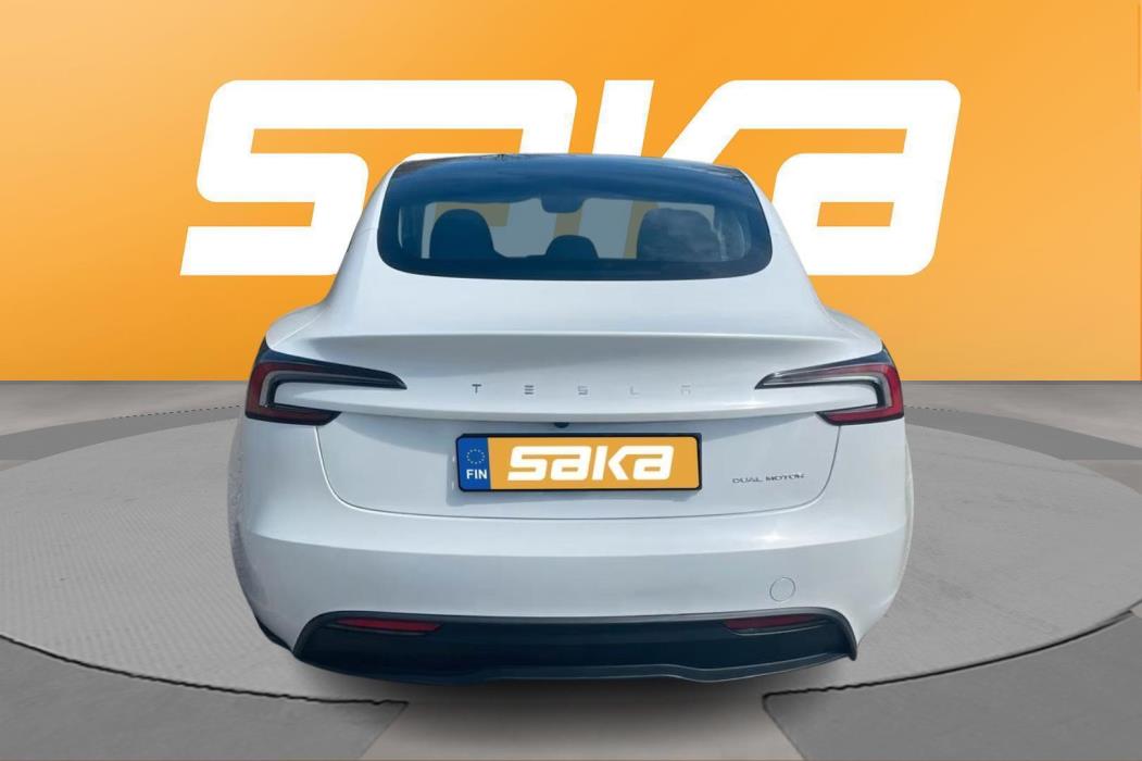 TESLA Model 3 2024