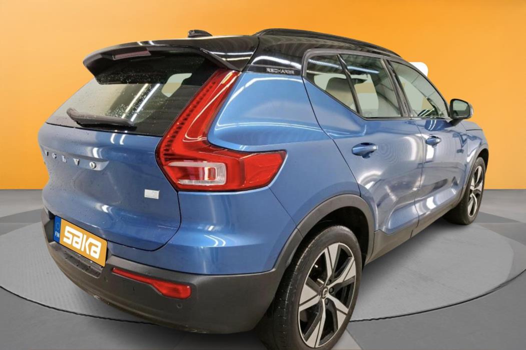 VOLVO XC40 2021