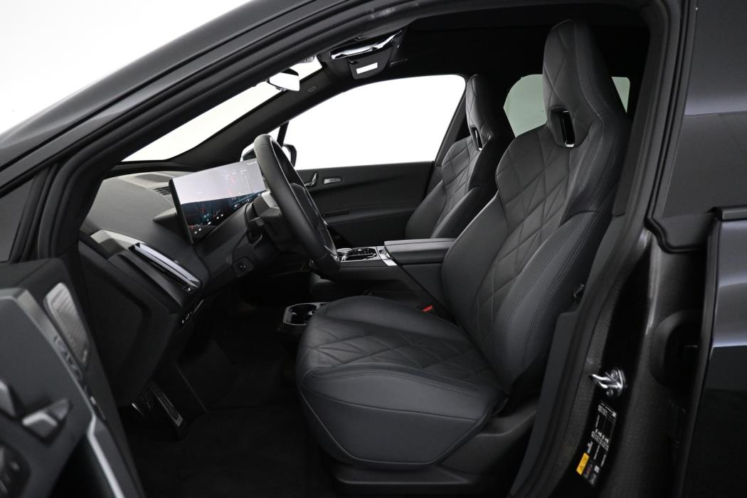 BMW iX 2025