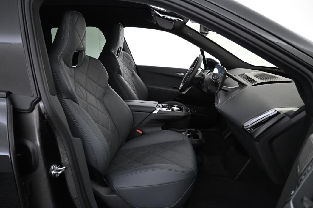 BMW iX 2025
