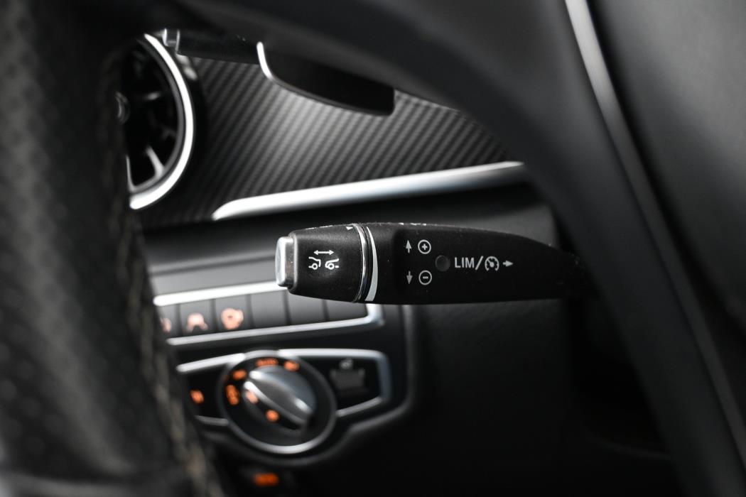 MERCEDES-BENZ V 2019